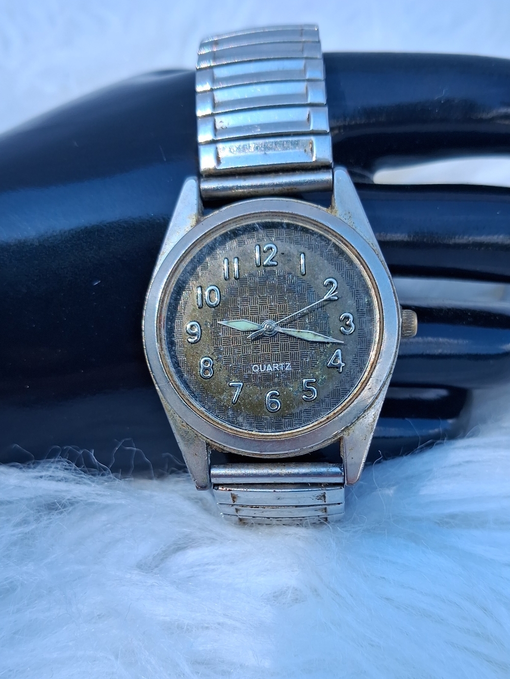 Quartz Men's Silver-Tone Stainless Steel Watch